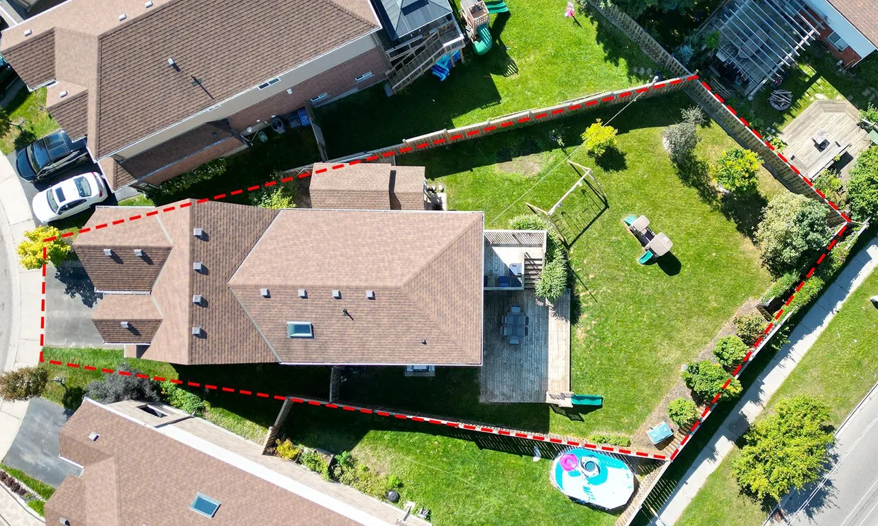 8 Oakes Crt, Guelph, ON N1E 0J6