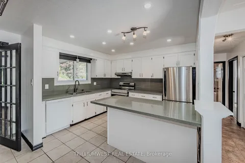 560 Woodlawn Rd, Guelph, ON N1E 1C2