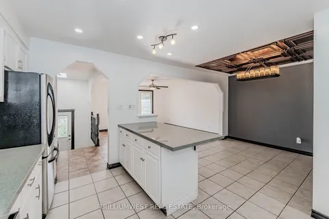 560 Woodlawn Rd, Guelph, ON N1E 1C2