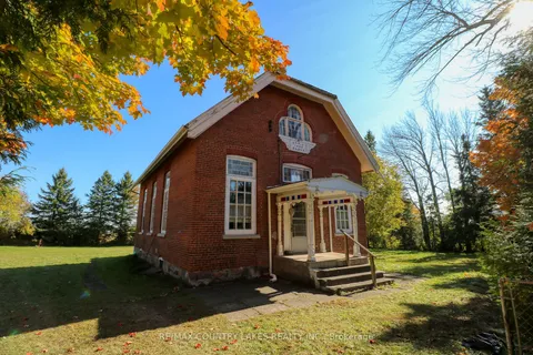 678 Sandringham Rd, Kawartha Lakes, ON K0M 2T0