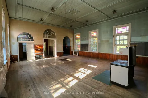 678 Sandringham Rd, Kawartha Lakes, ON K0M 2T0