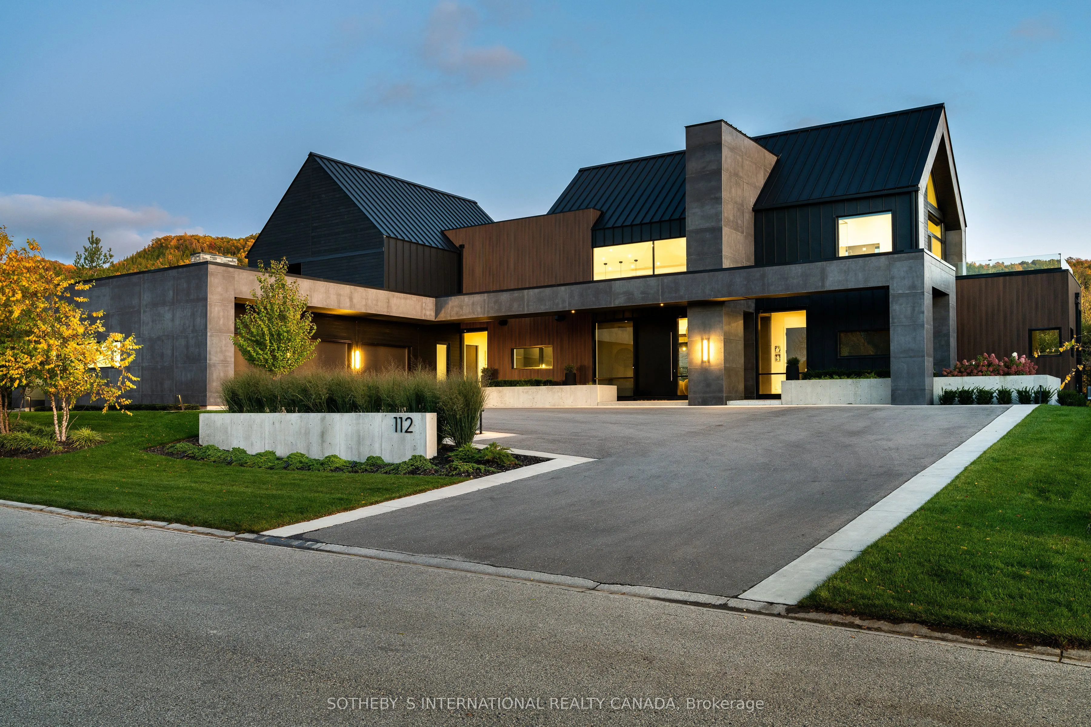 112 Stone Zack Lane, Blue Mountains, ON N0H 1J0