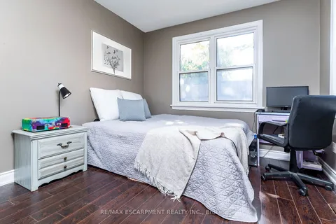 1554 Main St, Hamilton, ON L8K 1E6