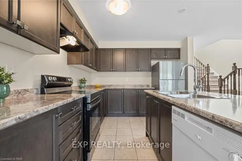 7739 DOCKWEED Dr, Niagara Falls, ON L2H 2Y6