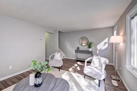 144 Greendale Cres, Kitchener, ON N2A 2R6