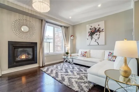 271 AVRO Circ, Manor Park - Cardinal Glen and Area, ON K1K 3X7