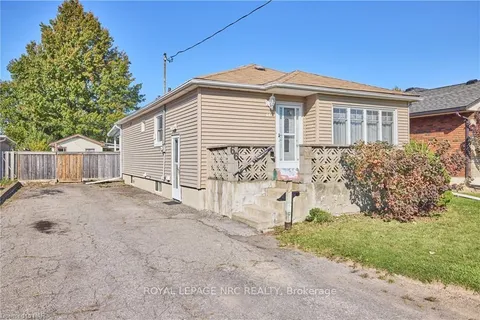 66 ROSE Ave, Thorold, ON L2V 3C8