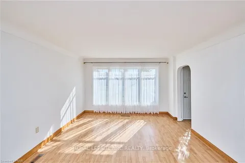 66 ROSE Ave, Thorold, ON L2V 3C8