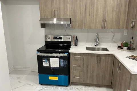 122 Peter Street, Hamilton, ON L8R 1T8