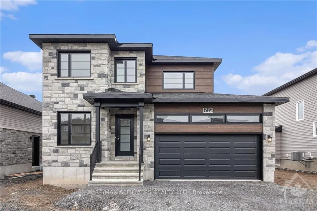 429 AURORA St, Russell, ON K4R 1E5