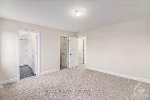 429 AURORA St, Russell, ON K4R 1E5