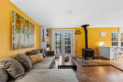 1221 TRAMORE Rd, North Algona Wilberforce, ON K0J 1X0