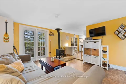 1221 TRAMORE Rd, North Algona Wilberforce, ON K0J 1X0