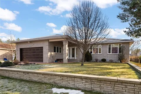 30 SANDHILL Dr, Madawaska Valley, ON K0J 1B0