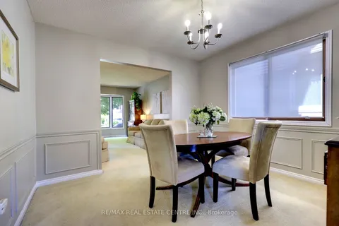 19 POMPANO Crt, Hamilton, ON L8W 3H2