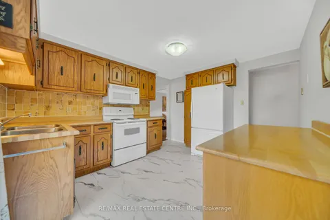 22 Sugar Maple St, Kitchener, ON N2N 1X5