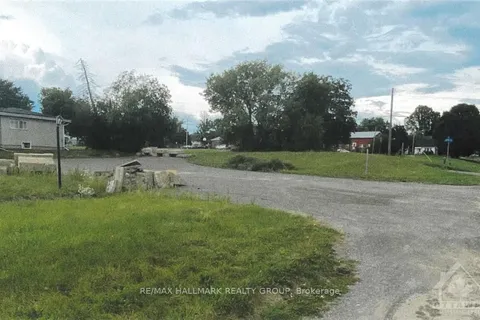 66 ELGIN Avenue, Renfrew, ON K7V 3T7