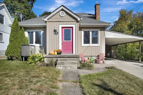 52 Pleasant Ave, Kitchener, ON N2M 4A4