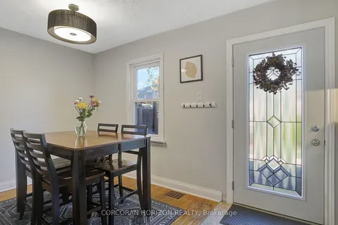 52 Pleasant Ave, Kitchener, ON N2M 4A4