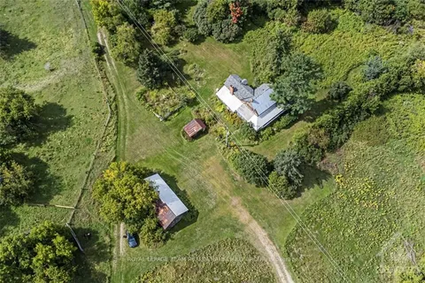 5689 FERRY Rd, Carp - Dunrobin - Huntley - Fitzroy and Area, ON K0A 1X0