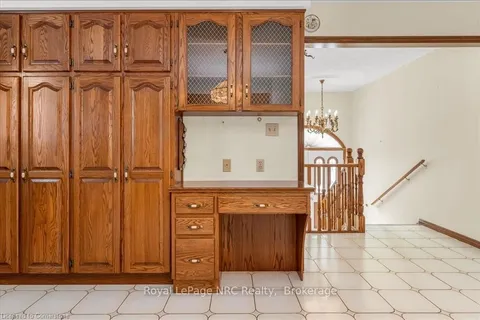 103 Leggett Cres, Hamilton, ON L8W 2A5