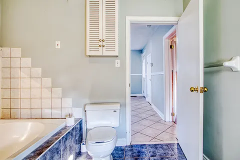 11 Hazel St, St. Catharines, ON L2T 1E2