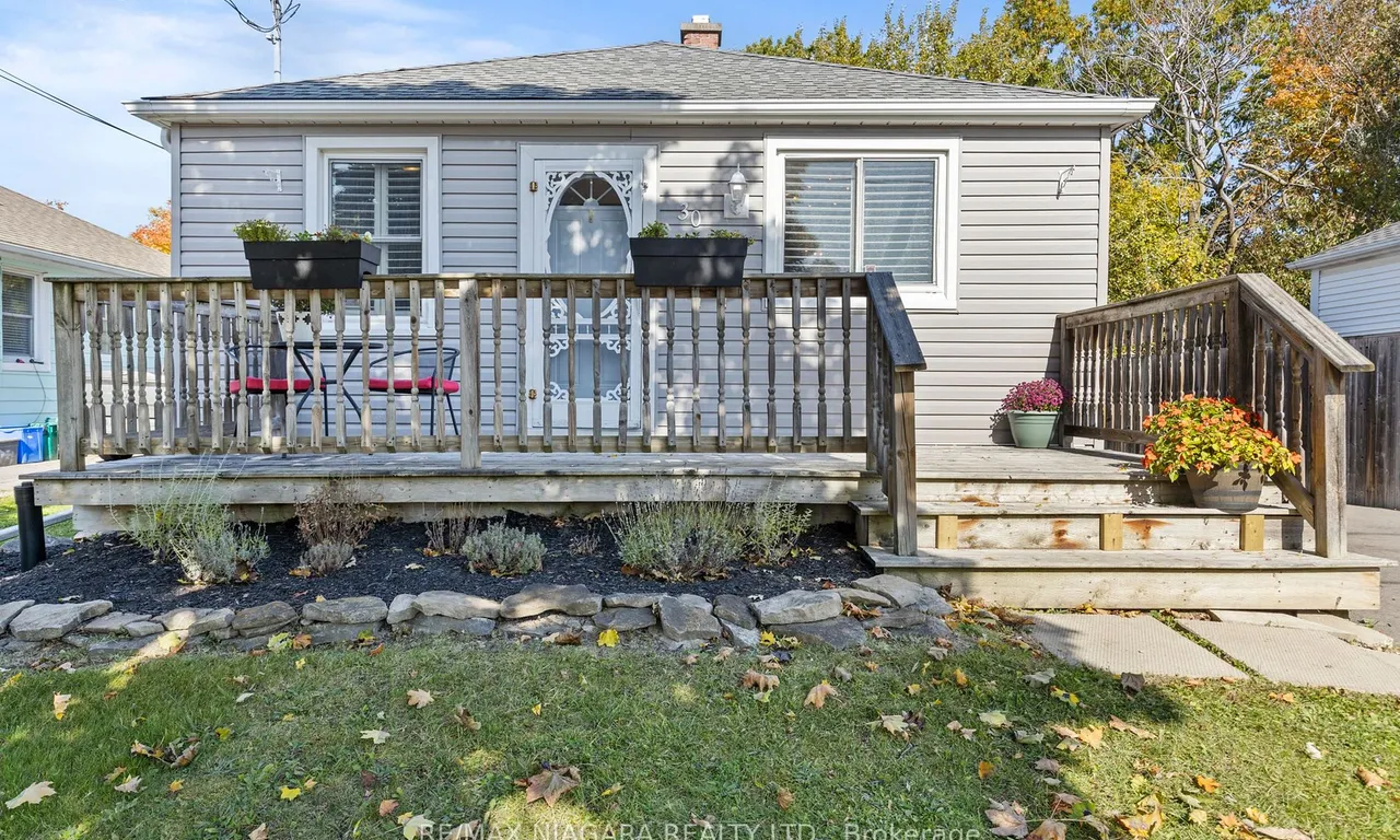 30 Argyle Cres, St. Catharines, ON L2P 2P4