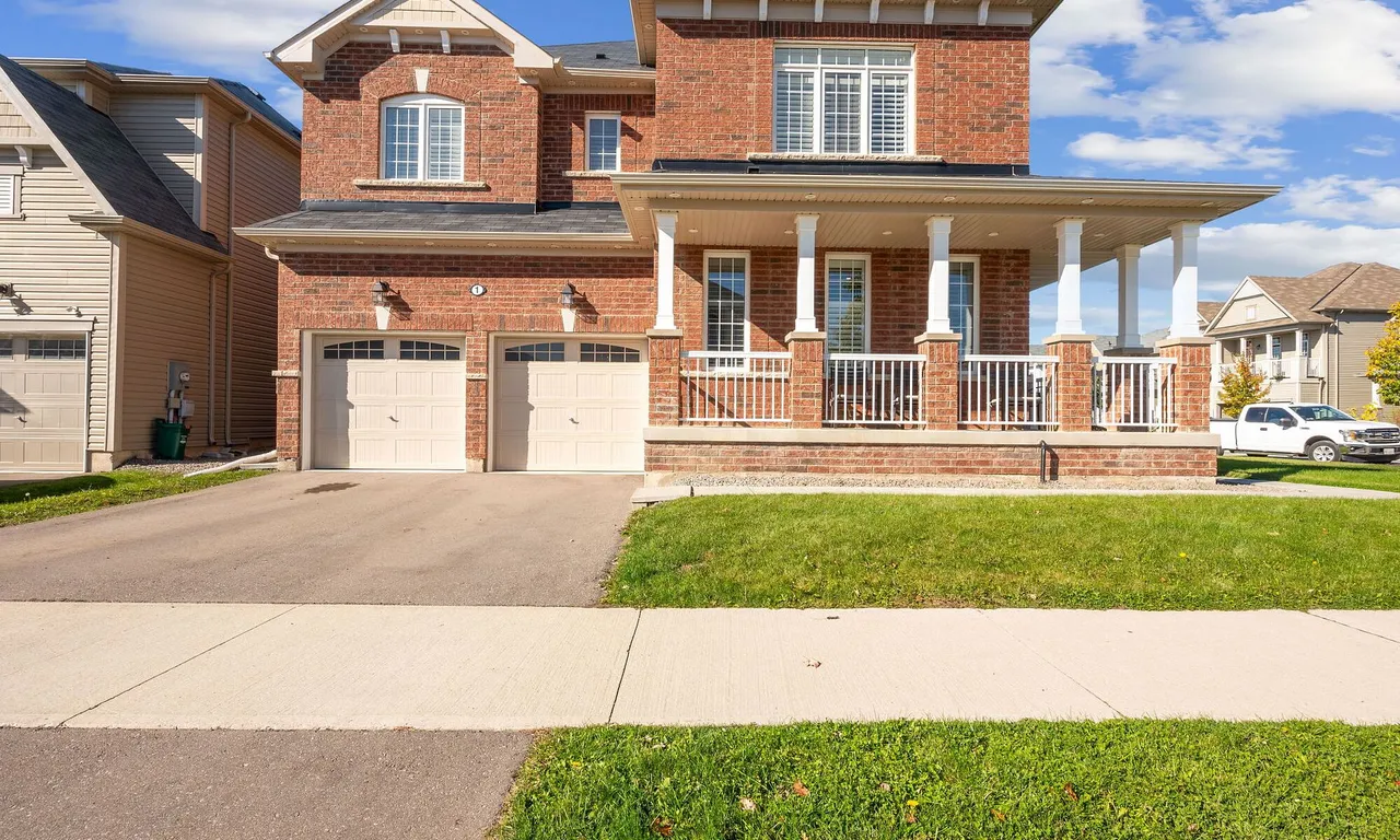 1 Seanesy Dr, Thorold, ON L3B 5N5