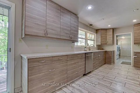 1 Highland Dr, Tillsonburg, ON N4G 2E8