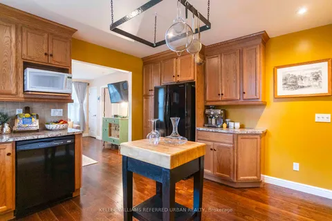 478 Mohawk Rd, Hamilton, ON L9C 1X4