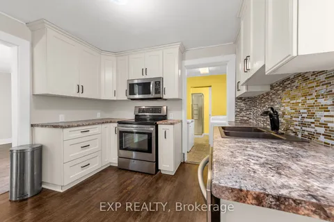 5419 Maple St, Niagara Falls, ON L2E 2N9