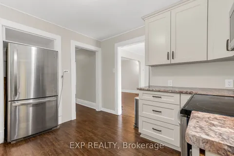 5419 Maple St, Niagara Falls, ON L2E 2N9