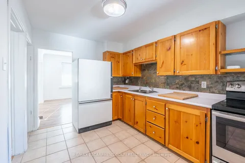 121 Barons Ave, Hamilton, ON L8H 5A6