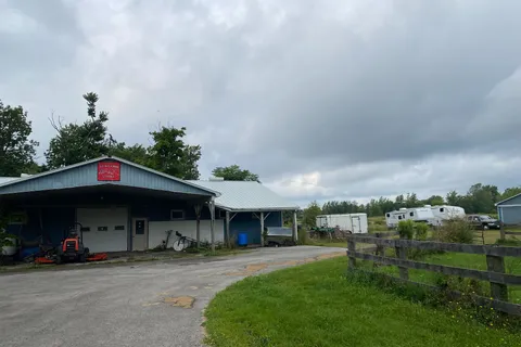 714 Fiddlers Green Rd, Hamilton, ON L9G 3L1