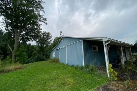 714 Fiddlers Green Rd, Hamilton, ON L9G 3L1