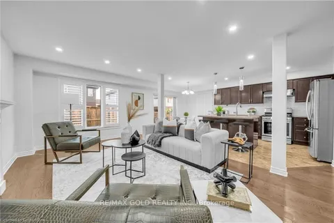 8412 Eva Blvd, Niagara Falls, ON L2H 0M9