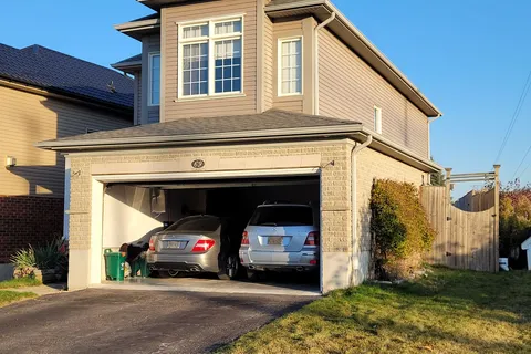 69 Banffshire St, Kitchener, ON N2R 1W2