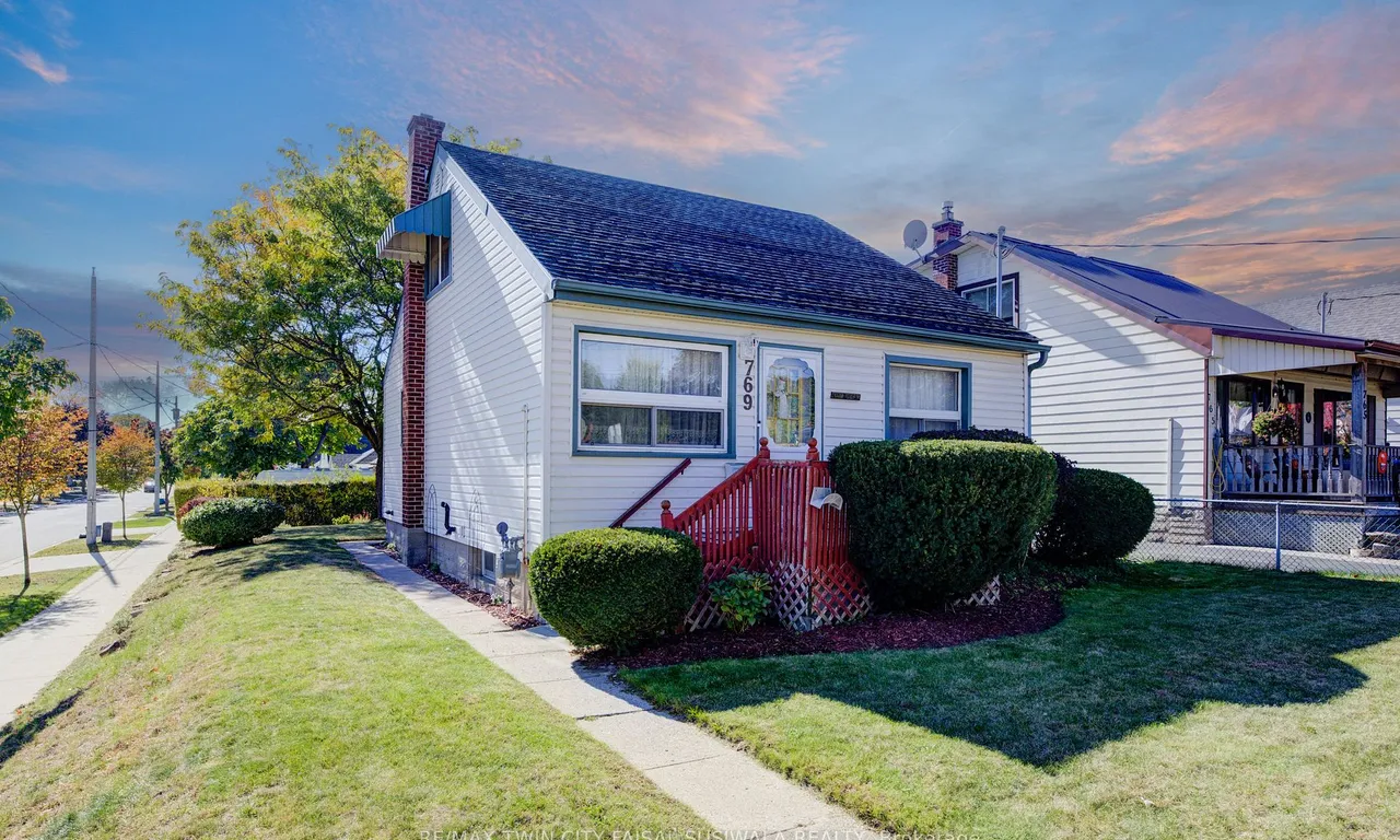 769 Elizabeth St, Kitchener, ON N2H 6H2