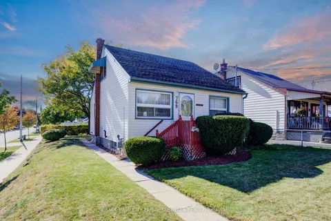 769 Elizabeth St, Kitchener, ON N2H 6H2