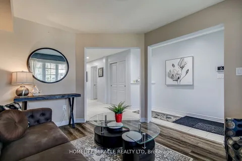 4444 Shuttleworth Dr, Niagara Falls, ON L2G 0X5