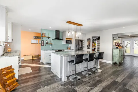 11417 LAKESHORE Rd, Wainfleet, ON N1A 2W8