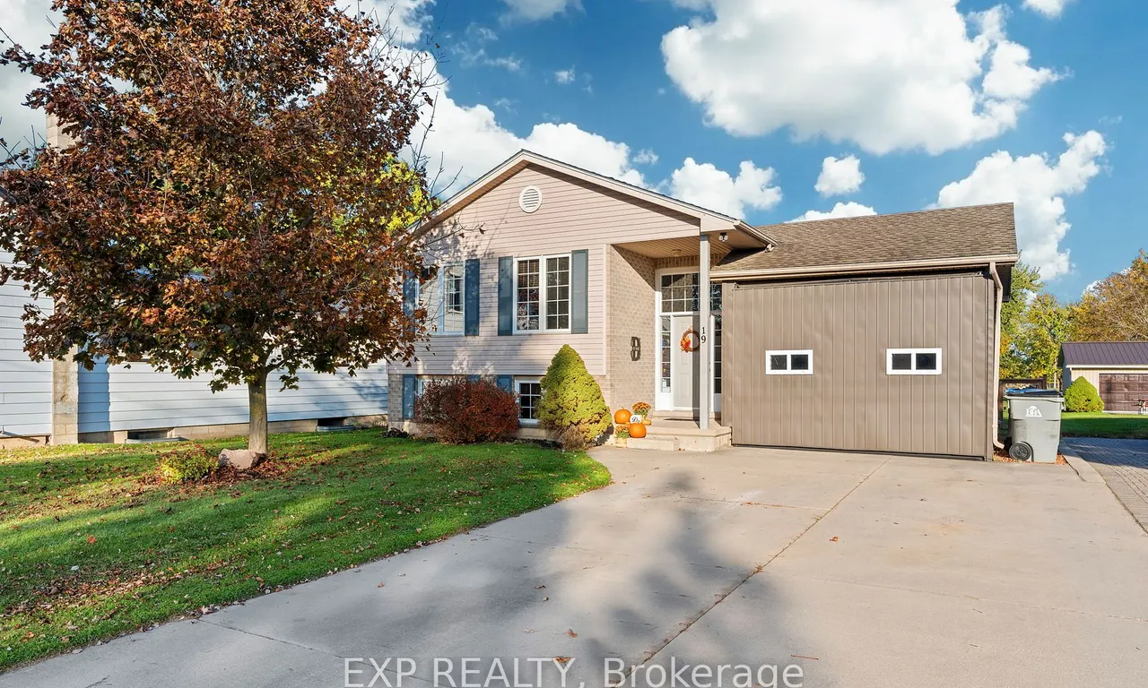 19 King St, South Huron, ON N0M 1N0