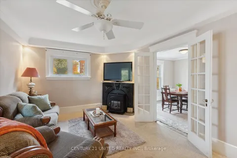 63 Robinson St, Peterborough, ON K9H 1E9