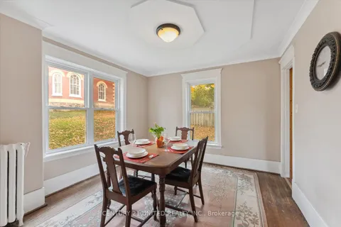 63 Robinson St, Peterborough, ON K9H 1E9