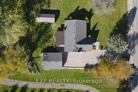 905 Blueline Rd, Norfolk, ON N3Y 4K4