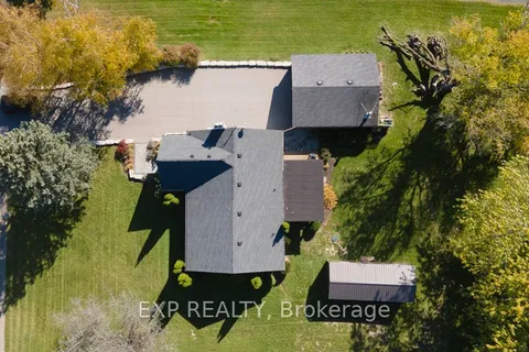 905 Blueline Rd, Norfolk, ON N3Y 4K4