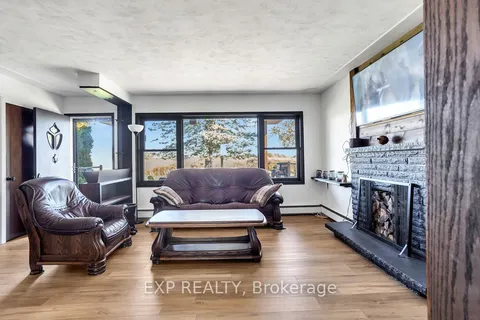 905 Blueline Rd, Norfolk, ON N3Y 4K4