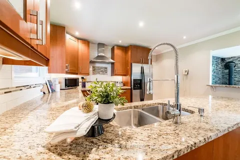 25 Newman Rd, Kawartha Lakes, ON K0M 2C0