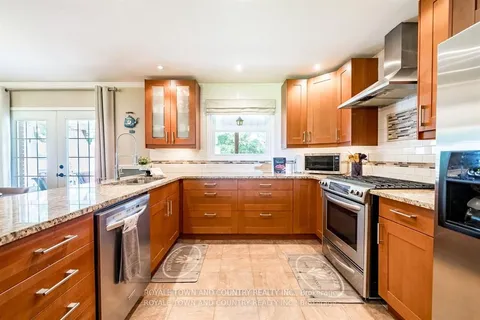 25 Newman Rd, Kawartha Lakes, ON K0M 2C0