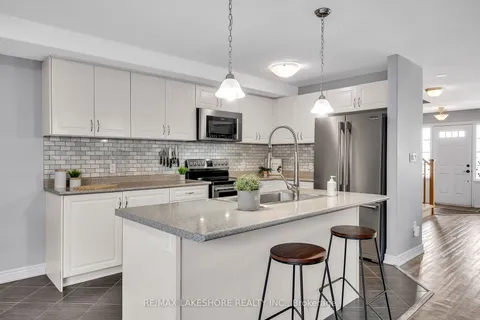 282 Strachan St, Port Hope, ON L1A 0C8